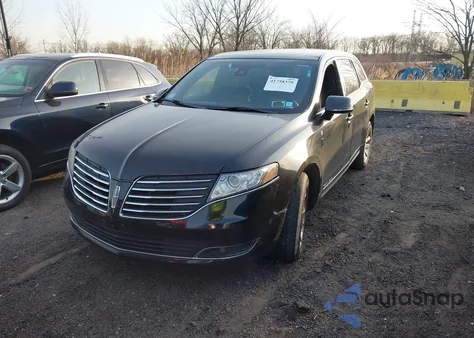 2017 Lincoln Mkt Livery z USA, uszkodzony, nr VIN 2LMHJ5NK3HBL01766